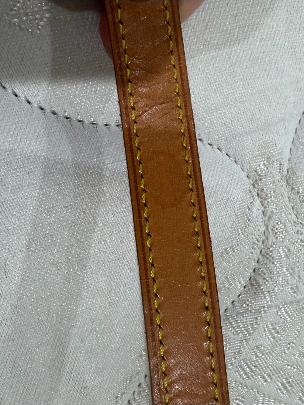 Louis Vuitton Leather Crossbody Strap in Tan with Gold Hardware - Picture 4 of 9